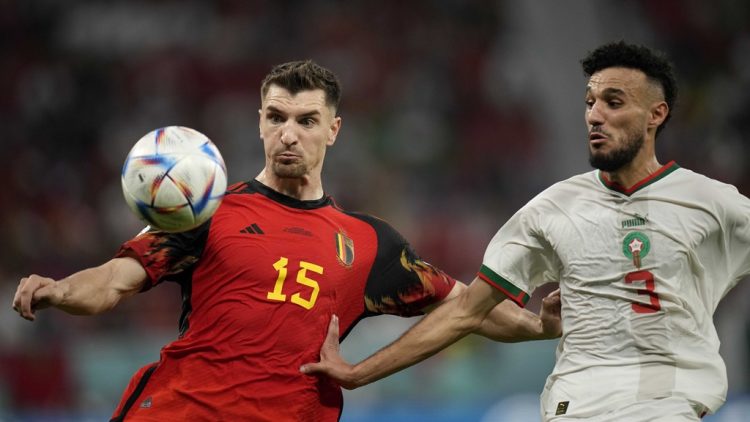 Pemain Belgia Thomas Meunier vs pemain Maroko Noussair Mazraoui - Sky Sports