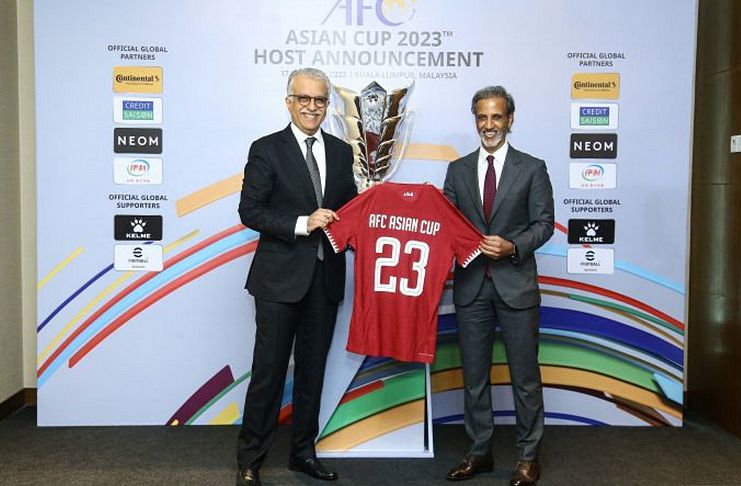 Presiden Konfederasi Sepak Bola Asia (AFC) Sheikh Salman bin Ebrahim Al Khalifa dan Presiden Asosiasi Sepal Bola Qatar (QFA) Sheikh Hamad bin Khalifa Al Thani - AFC