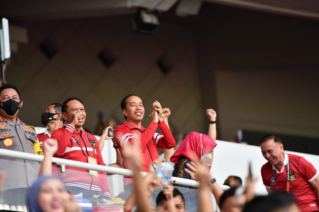 Presiden Joko Widodo, Menpora Zainudin Amali saat nonton Timnas Indonesia - PSSI