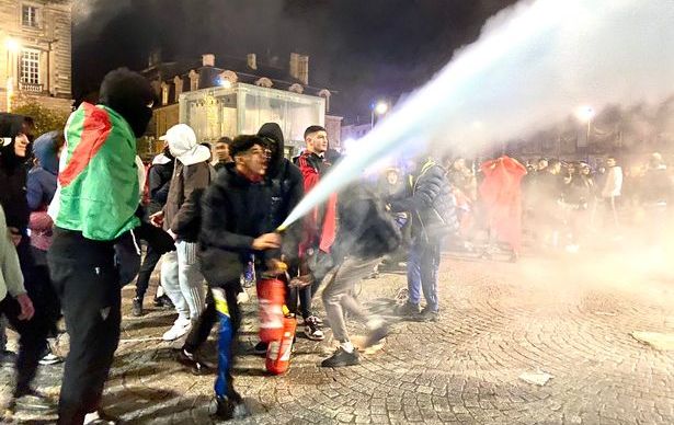 Suporter Prancis dan Maroko Bentrok, Polisi Anti Huru-Hara Diturunkan