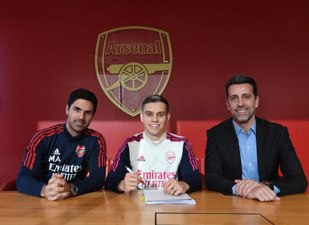 Leonardo Trossard saat dikenalkan Arsenal - Arsenal