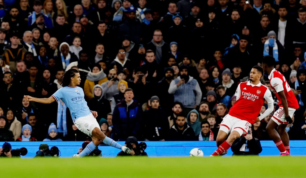 Pemain Manchester City Nathan Ake saat melawan Arsenal - The Sun
