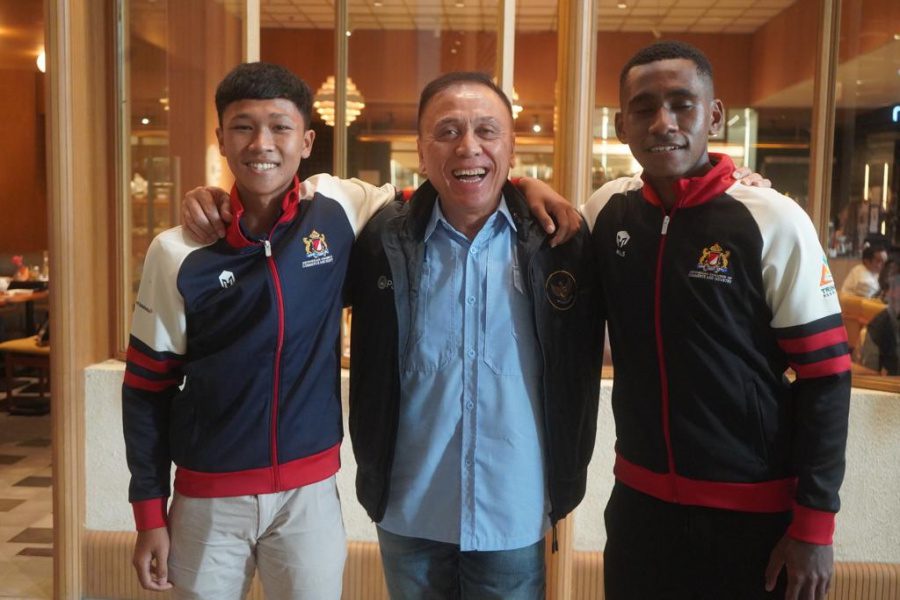 Ketua Umum PSSI, Mochamad Iriawan, melepas dua pemain yakni kapten tim U-16 Indonesia, M. Iqbal Gwijangge dan Eriko Sulastiano untuk menjalani trial di Hongaria