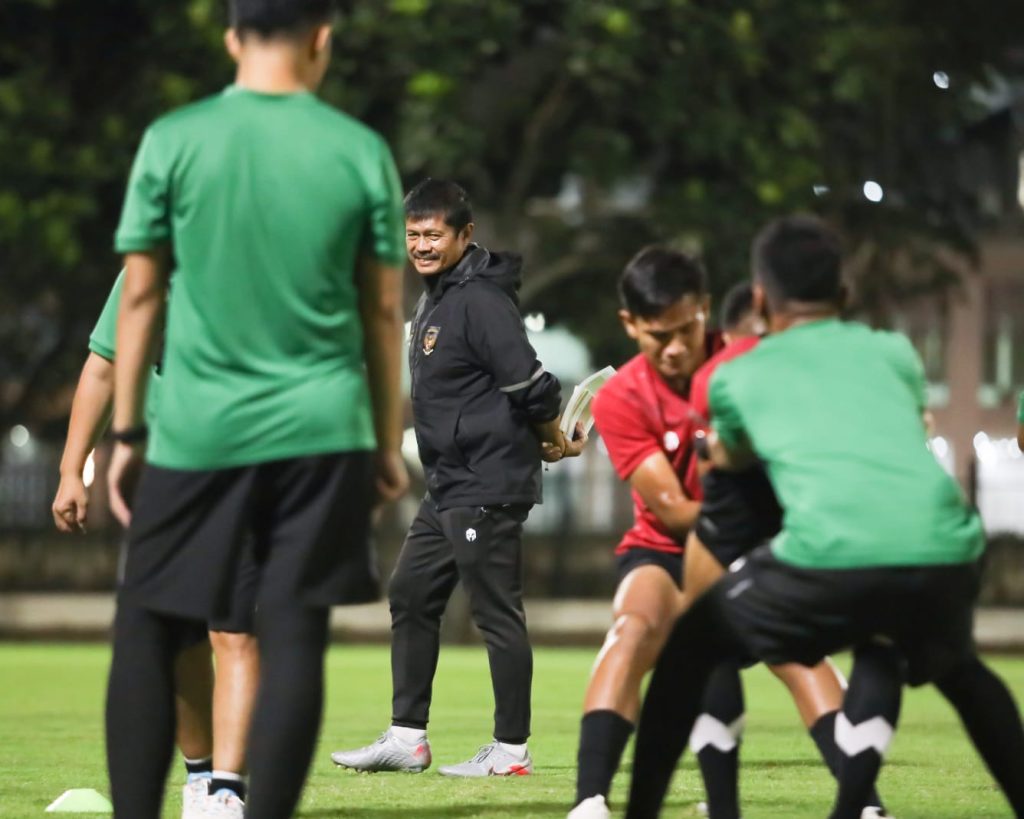 Indra Sjafri saat memimpin latihan Timnas U-22 Indonesia - PSSI