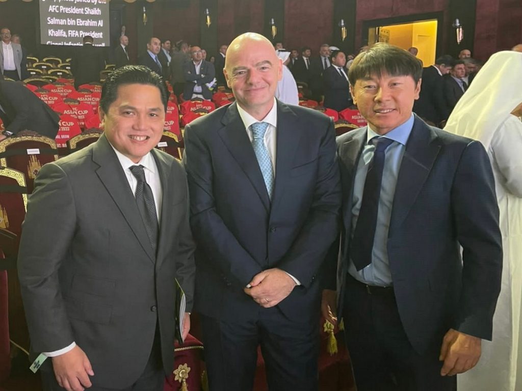 Ketua Umum Erick Thohir bersama Presiden FIFA Gianni Infantino, dan Shin Tae-yong - PSSI