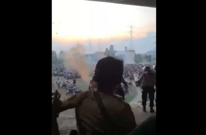 Suporter Gresik United Ribut, Polisi Tembak Gas Air Mata